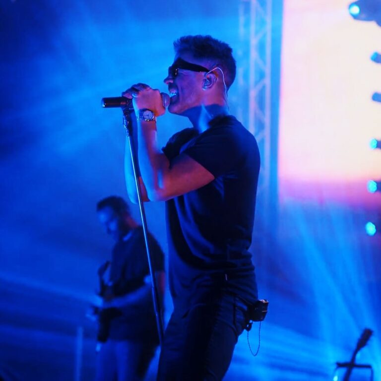 دانلود موزیک ویدئو بن بست اجرای زنده از سیروان خسروی