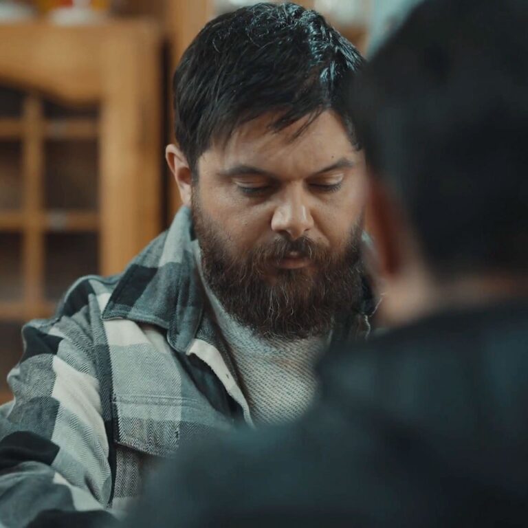 دانلود موزیک ویدئو راهزن از سینا پارسیان